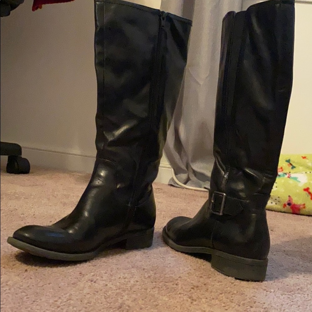 Black boots